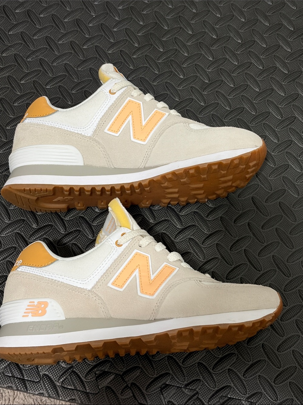 New Balance Cream & Wheat Low-Top Sneakers